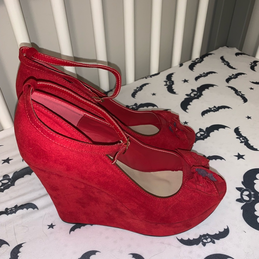 Torrid wedges